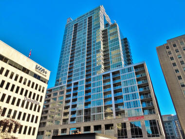 Altitude Condominiums Centre Ville de Montreal au 1225 Universite en face de la Place Ville Marie