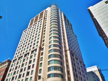 Condominiums de Luxe dans le Batiment Le Roc Fleuri residences privees haut de gamme a vendre et a louer au Centre Ville de Montreal